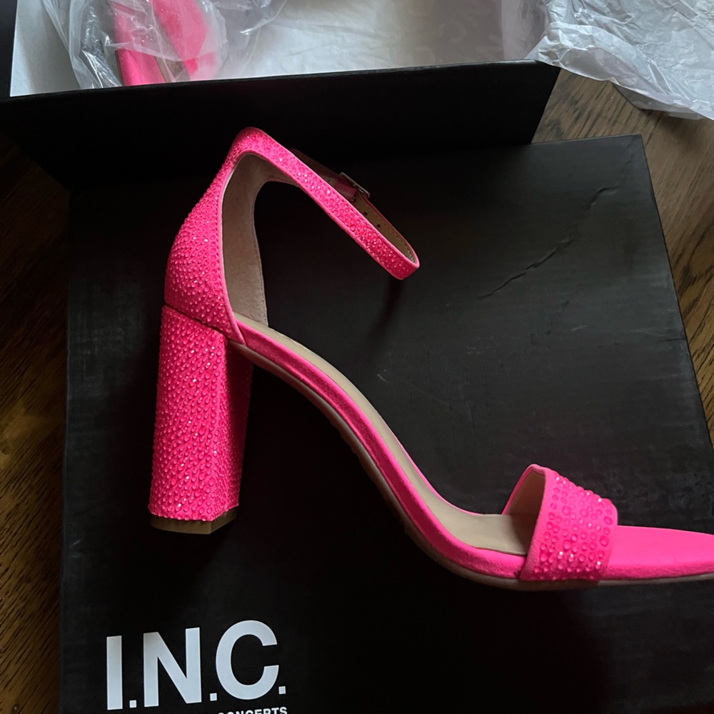 INC Lexini Barbie Pink Embellished Bling Block Sandal Heels New In Box - Picture 4 of 5